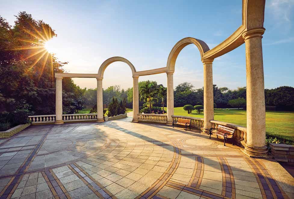 Hiranandani Maitri Park Chembur exterior view showcasing Neo-Classical tower elevation
